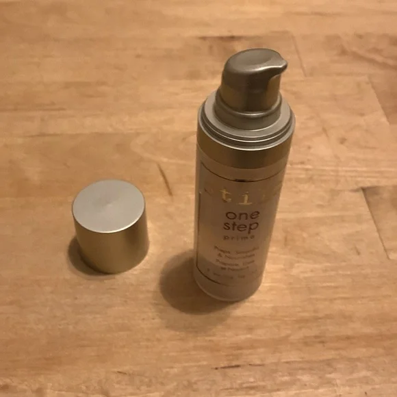 Stila One Step Prime Preps, Smooths & Nourishes - Picture 3 of 3